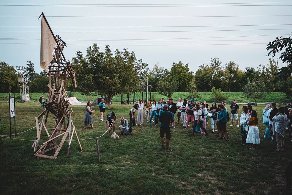 Eine Kunstinstallation, die im Rahmen eines Residenzprogramms im Hidepark entstanden ist