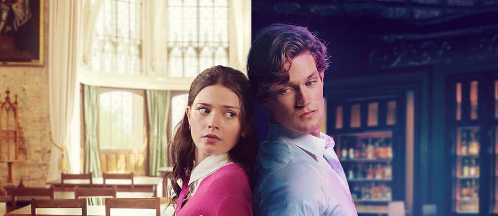 Key Art from the Amazon Prime Series Maxton Hall - the world between us. Ruby (Harriet Herbig-Matten) and James (Damian Hardung)
