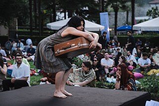  Ivi war hier - performative Lesung von Elif Sözer und Zeynep Özden beim Sommerfestival