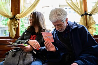 Езиково пътешествие с ретро трамвай