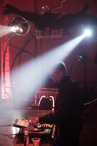 Eröffnungsparty | DJ Larry (Cream Cake) legt Musik auf, 