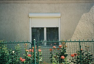 Wir kommen an alten sowie an umgebauten Häuser von Bekannten vorbei. Anonymität gibt es hier nicht.