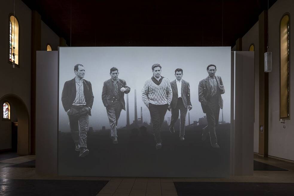 Pınar Öğrenci, “Glück auf in Deutschland”, 2024, videoinstalación (detalle) 