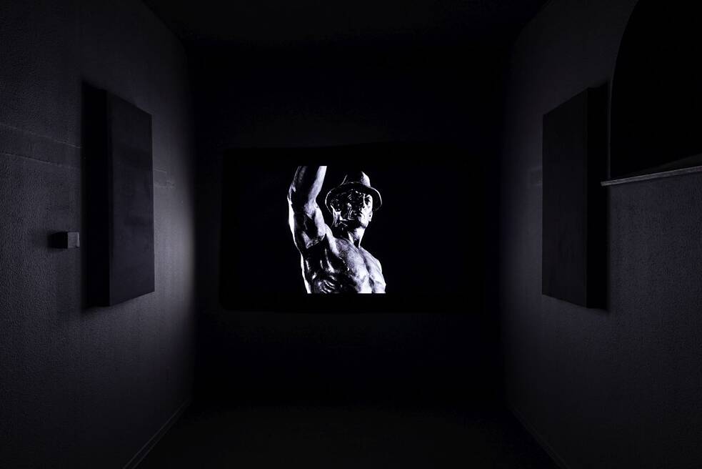 Niklas Goldbach, “For the Ages”, 2026, videoinstalación (detalle) 