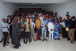 Gruppenfoto zur Vernissage der Ausstellung „Elima-NoBody“ im Musée d'Art Contemporain et Multimédia in Kinshasa.