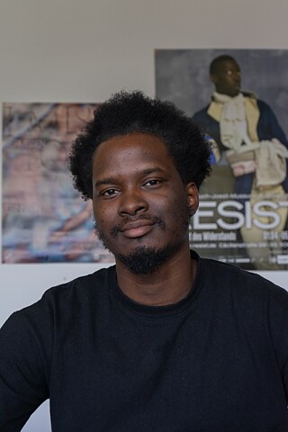 Tobi Idowu Headshot