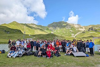 Jugendliche beim Wandern in Obertauern