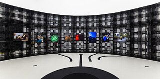 Installationsansicht MASKIROVKA von Tobias Zielony