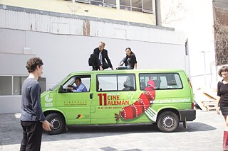 Furgoneta con promoción de la onceava Semana de Cine Alemán 2012.