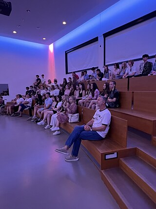 Учасники академії відвідують інтерактивну експозицію музею.
