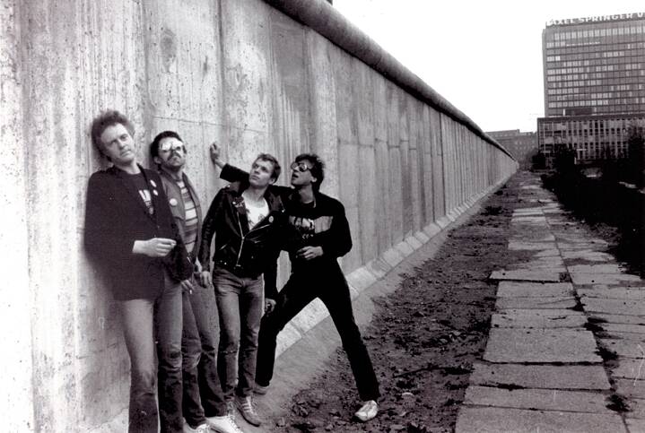 Die Band PVC um Punk-Innovator Gerrit Meijer am Potsdamer Platz in Berlin (1978)