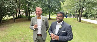 Rohan und Markus bei ihrer Hochzeit in Münster im Jahr 2025