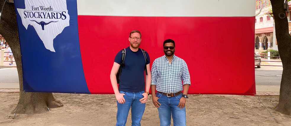 Rohan und Markus auf ihrer Reise durch Dallas, Texas