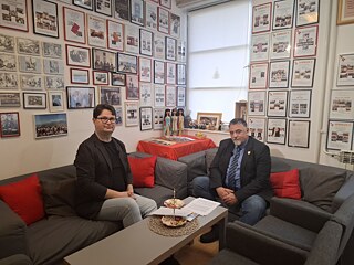 Zarko Bozovic (RTCG) conducting an interview at HRT