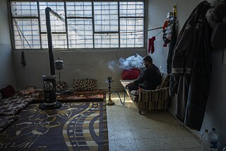 Podle Fedan se kurdské domy v Afrínu proměnily ve věznice a vojenské základny. Říká, že dům její rodiny zůstal stát jen proto, že skrze prostředníka zaplatila tureckým vojákům 1000 dolarů.