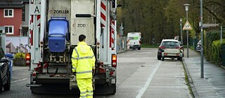 Die Müllabfuhr bei der Arbeit.
