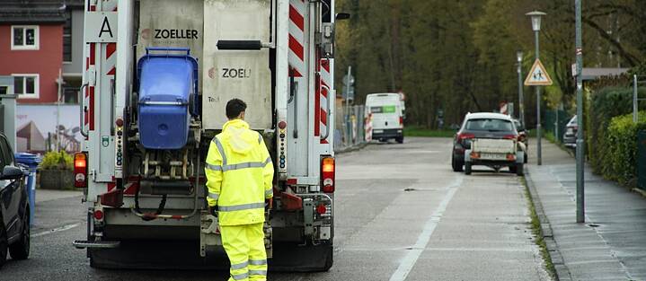 Die Müllabfuhr bei der Arbeit.