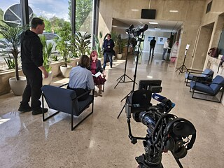 Slavica Kruscic Vasovic during her job shadowing at HRT - TV interview