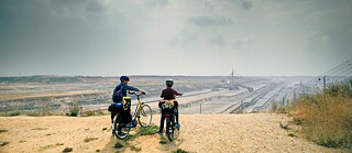 Sarah Winkenstette. Zu Weit Weg © Monika Plura, Weydemann Bros. GmbH
