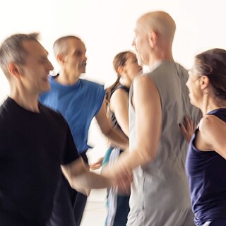 Bailarines en movimiento