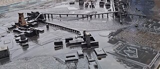 Taktiles Geländemodell von einem großen Industriegelände. 