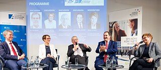 Panel discussion: from left to right: Dr Tim Geiger, Prof. Dr Hélène Miard-Delacroix, Jean-Claude Juncker, Nathanael Liminski, Member of the State Parliament, Helga Schmidt