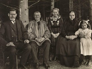 August Sander, Family Generation, 1912, Collection Lothar Schirmer, Munich