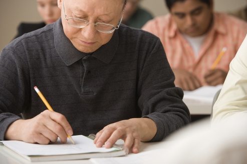 Podręczniki i inne materiały powinny mieć wystarczająco dużą czcionkę. 