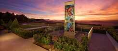Mauerteil vor der Ronald Reagan Presidental Library in Simi Valley, Kalifornien, USA;