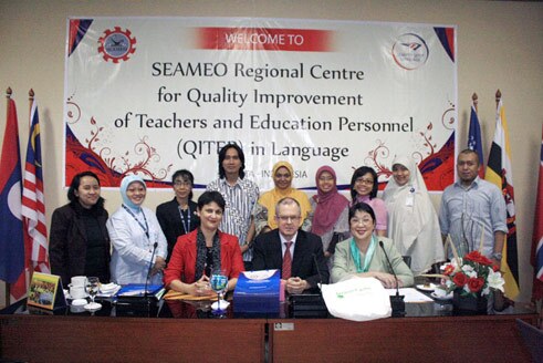 Die BKD sieht einen Schwerpunkt in der Zusammenarbeit mit SEAMEO-QITEP in Language von der Organisation der südostasiatischen Bildungsminister eingerichtetes Regionales Fortbildungszentrum für Fremdsprachen (Indonesisch, Mandarin, Japanisch, Arabisch, Deutsch).