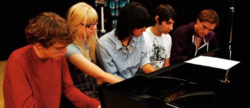 Discordant Harmony Eröffnung