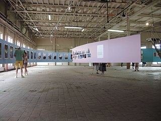 Temporäre Ausstellung „Riga Self/Portraits“ in einer der ehemaligen Fabrikhallen