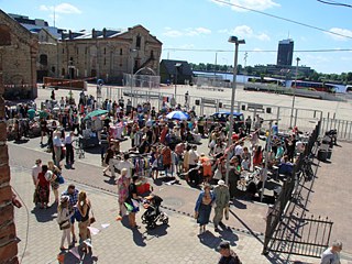 Flohmarkt auf dem Spīķeri-Gelände