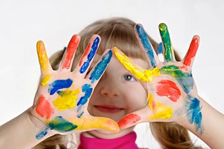 Den Schulen gegenüber stehen die etablierten Kultureinrichtungen, die aktiv auf die jungen Zielgruppen zugehen.