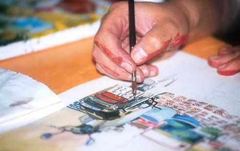 Comic-Zeichner bei der Arbeit