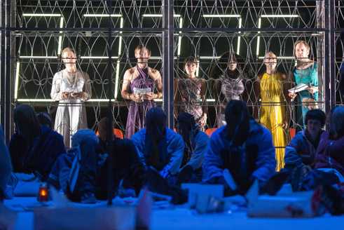 Thalia Theater Hamburg: Elfriede Jelinek Los ordenantes, estreno mundial en mayo de 2014 en el Festival Teatro del Mundo en Mannheim
