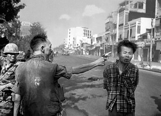 One of the best known image documents from the Vietnam War: In February 1968, the chief of police in Saigon shoots a Viet Cong member on the street.