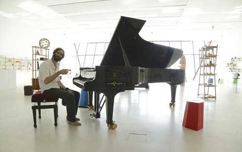 Música Libre en un marco de arte contemporáneo: el pianista experimental Matthew Bourne en el Museion de Bolzano