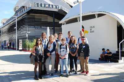 KOOLIS vor dem deutschen Pavillon
