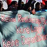 Flüchtlinge demonstrieren auf dem Oranienplatz in Berlin;