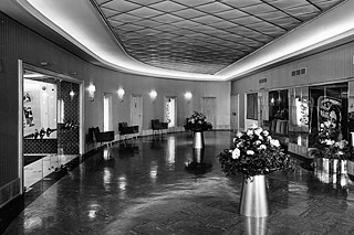 Hacia 1958: foyer del cine Maxim, Berlín
