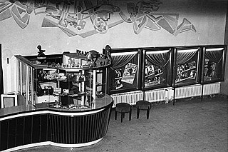1958: Франкфурт ам Майн дахь Глория-Паласт, завсарлагын танхим