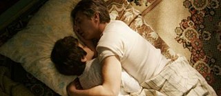 Val Maloku und Astrit Kabashi in -Babai-