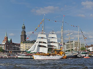 Hafengeburtstag - крупнейший морской праздник в порту Гамбурга