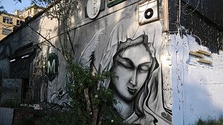 Magda hört Musik aus der Unterwelt