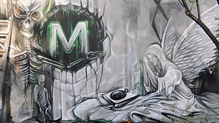 Magda hört Musik aus der Unterwelt