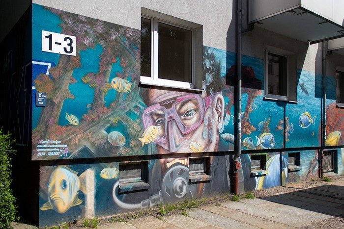 Brandvorwerkstraße: Taucher und Fische