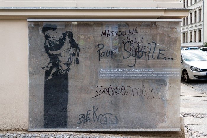 Karl-Liebknecht-Straße, Madonna mit Kind