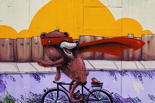 Wilhelm-Leuschner-Platz: bunte Tierwelt am Bauzaun