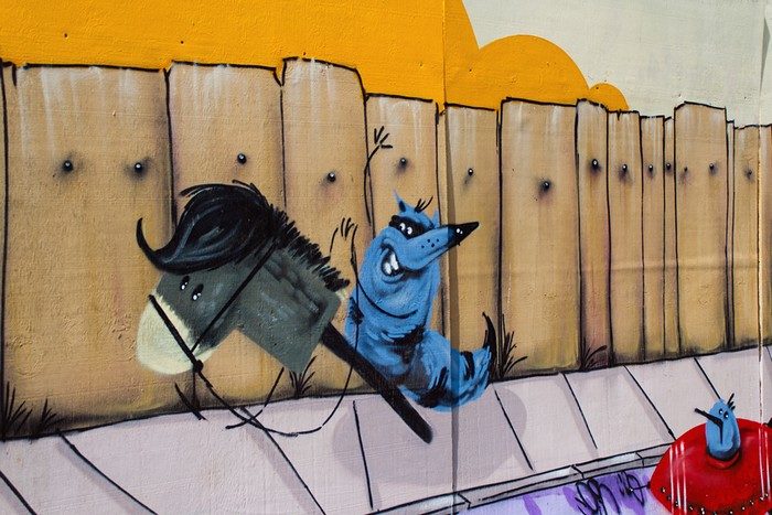 Wilhelm-Leuschner-Platz: bunte Tierwelt am Bauzaun